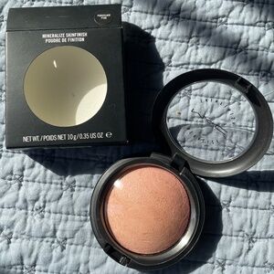 BNIB MAC Mineralize Skinfinish in Porcelain Pink RARE